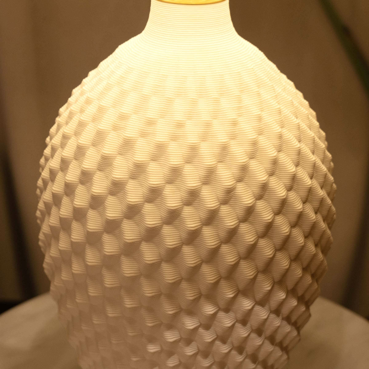 Lightsin 3D Pure White Diamond Embossed Relief Pattern Ceramic Table Lamp